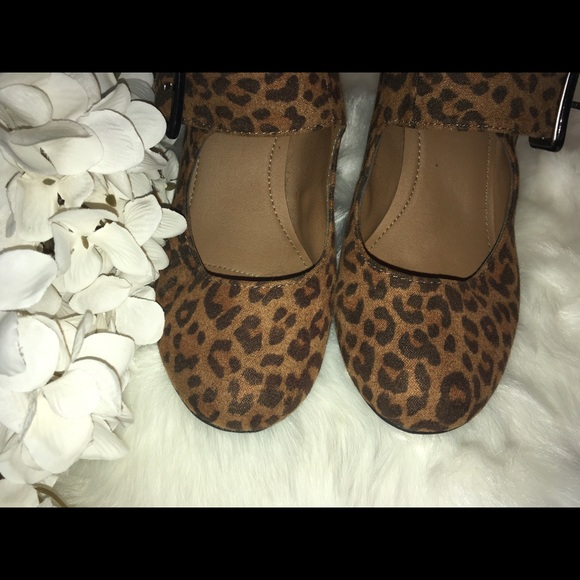 Leopard print pumps with buckle - Picture 5 of 5